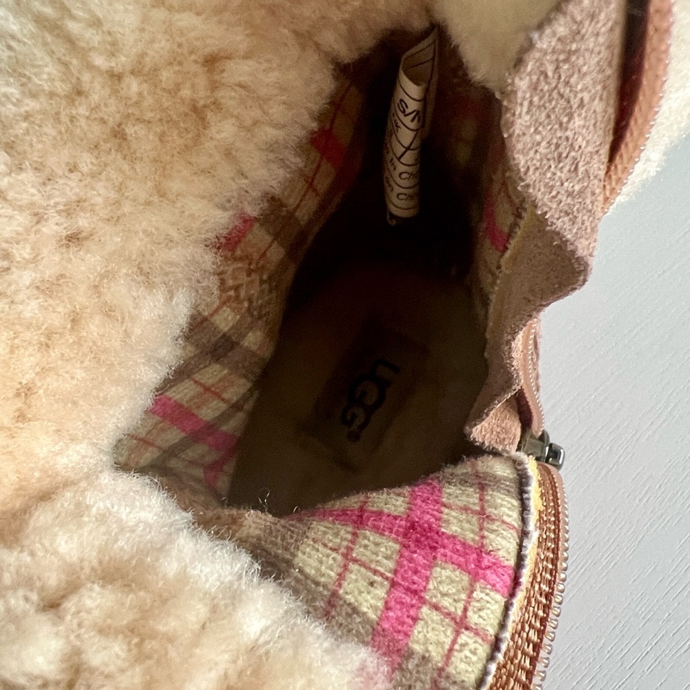 Ugg girls boots size 9c - Picture 5 of 8